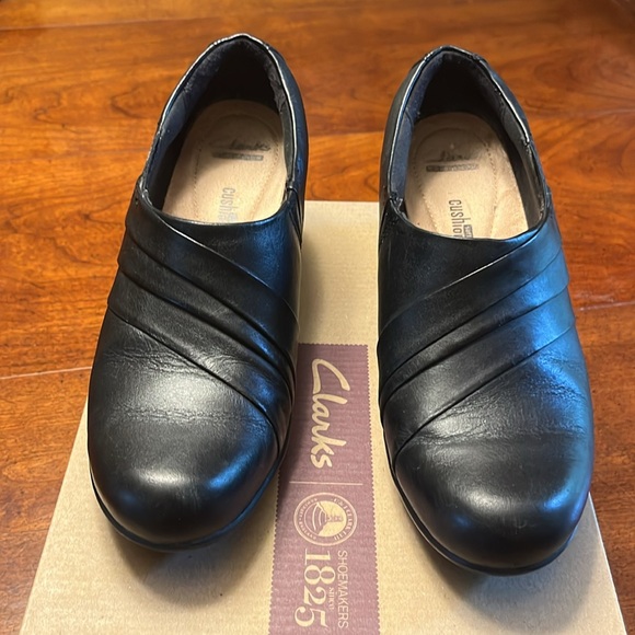 Clarks Gennette Port Leather Shoes - Picture 4 of 7